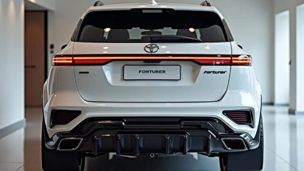 Toyota Fortuner SUV 2025 – 2.8L Diesel Engine, 204PS Power & 30kmpl Mileage with Luxury Interiors at ₹3.49 Lakh!